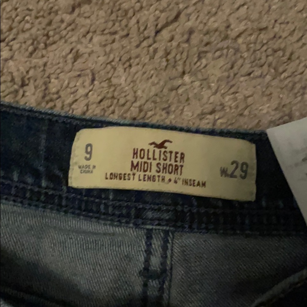 Hollister Midi Longest Length Jean Shorts 4” inseam. Size 9 - Picture 6 of 6